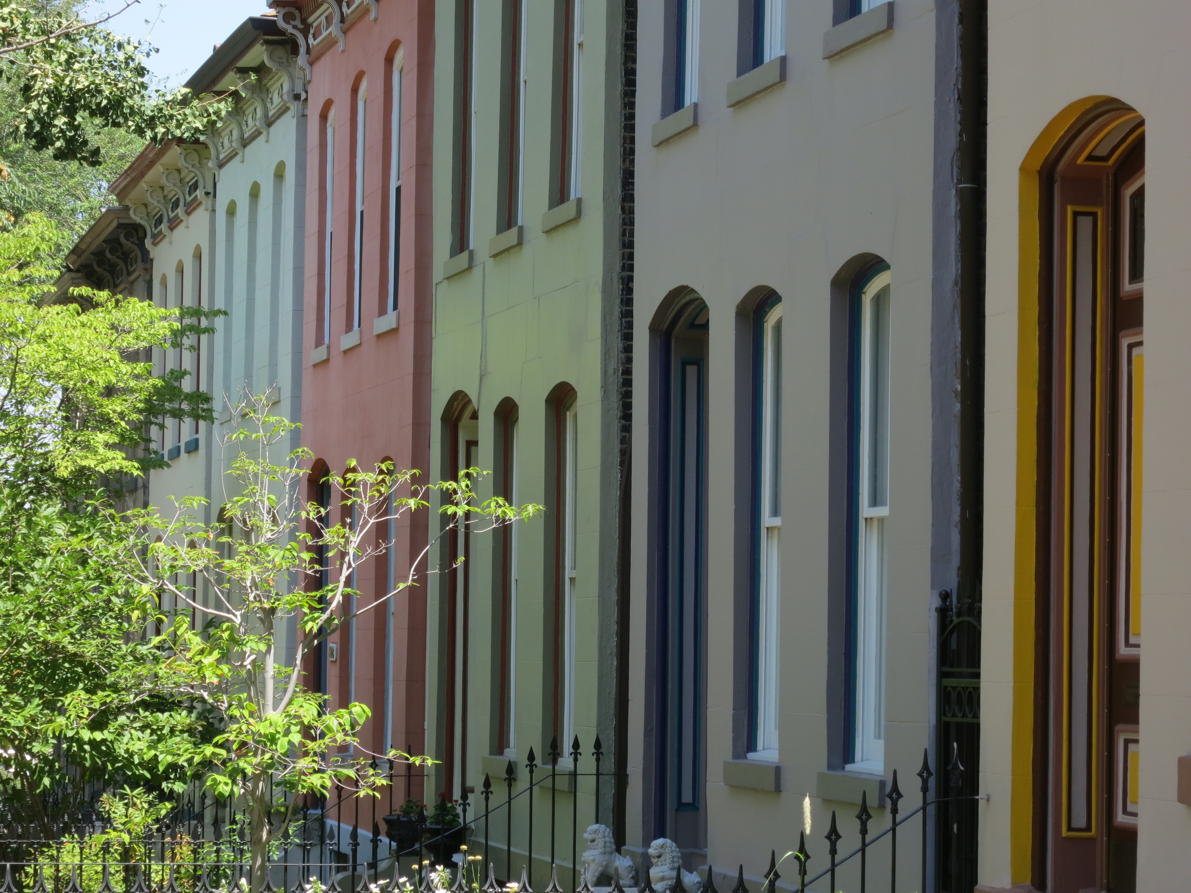 Tree-lined historic homes in Lafayette Square, St. Louis